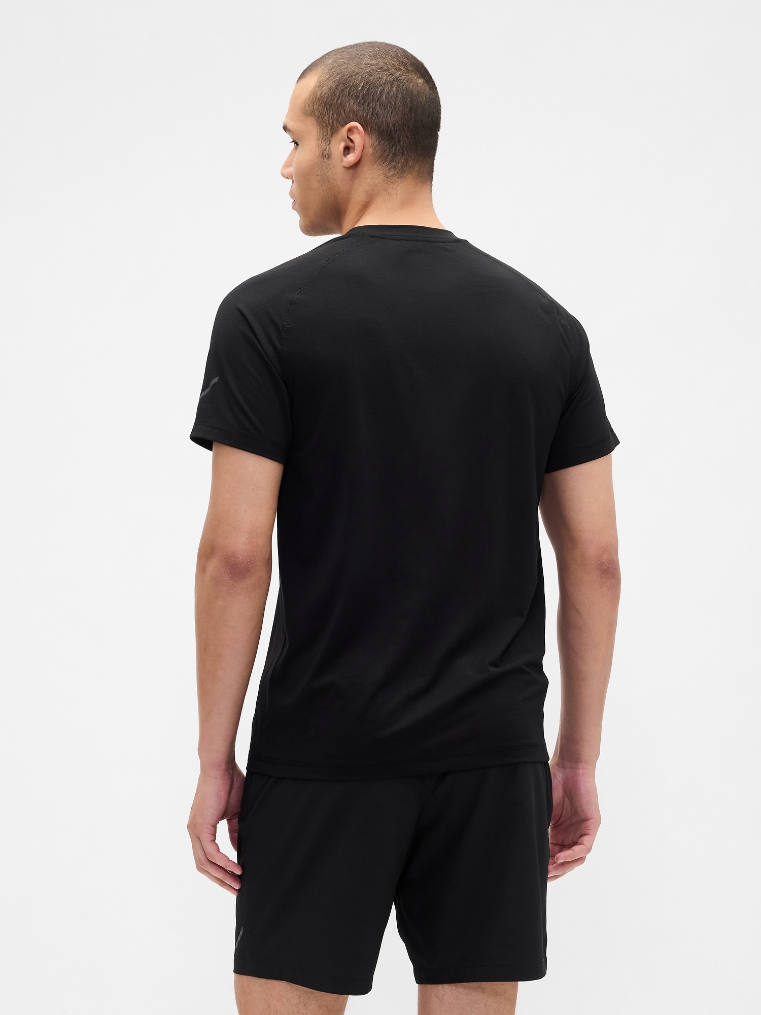 GapFit Performance T-shirt