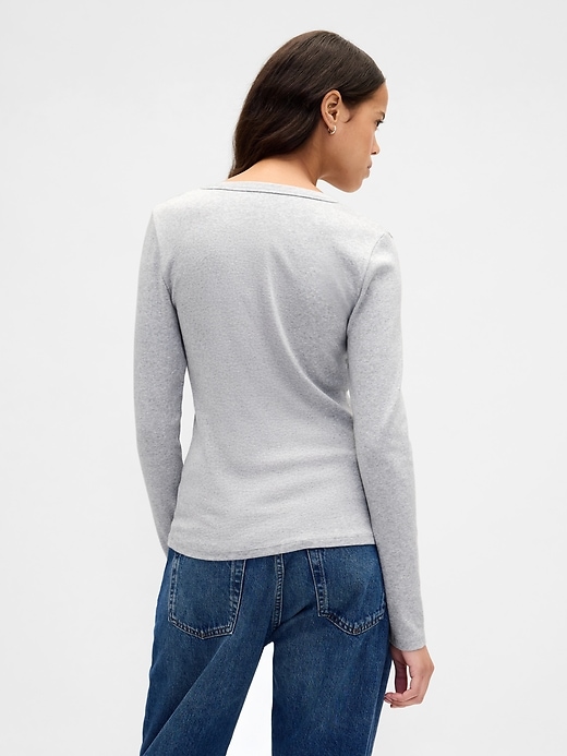 Modern V-Neck Shrunken T-Shirt