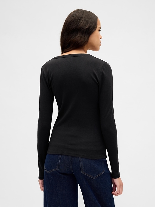 Modern V-Neck Shrunken T-Shirt
