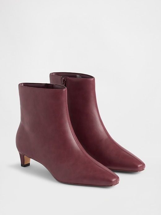 Image number 2 showing, Kitten Heel Pointy Boots
