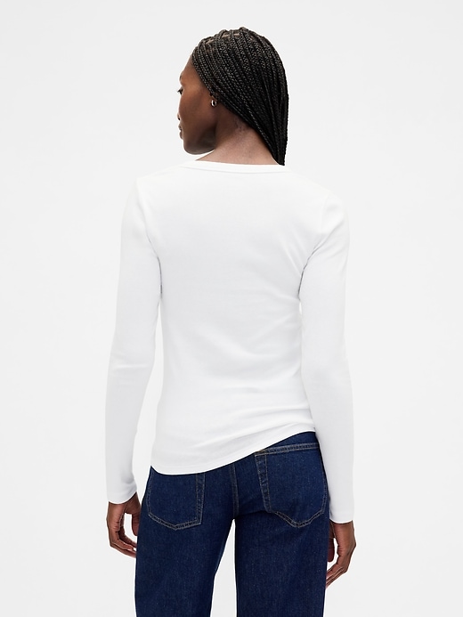 Modern V-Neck Shrunken T-Shirt