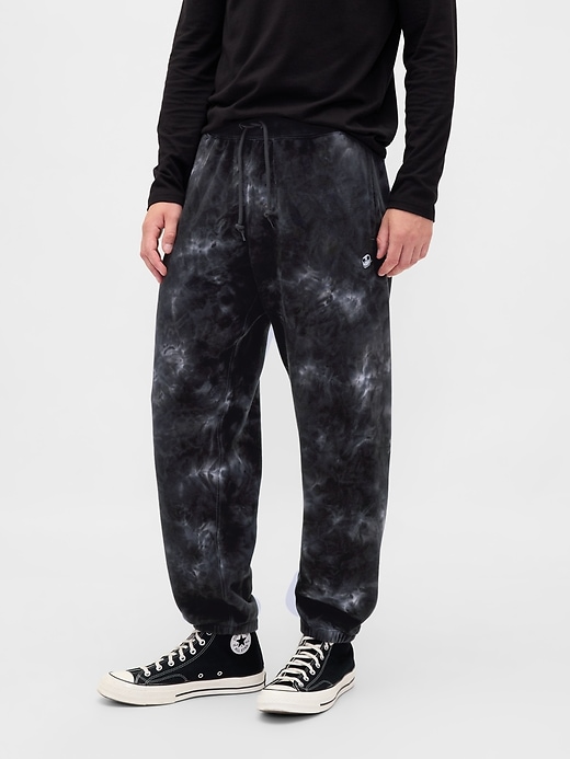 Image number 2 showing, Gap × Disney Tim Burton’s The Nightmare Before Christmas Heavyweight Skull Baggy Joggers