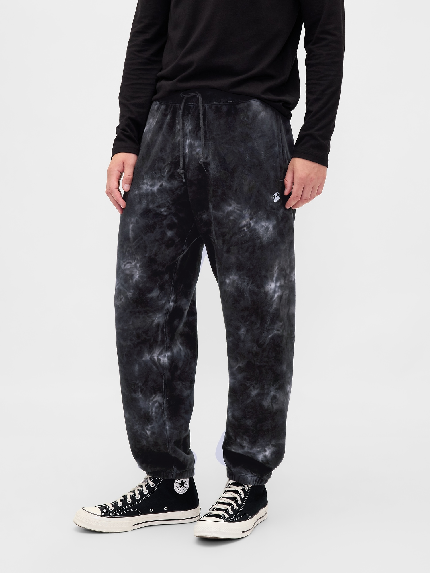 Gap × Disney Tim Burton’s The Nightmare Before Christmas Heavyweight Skull Baggy Joggers