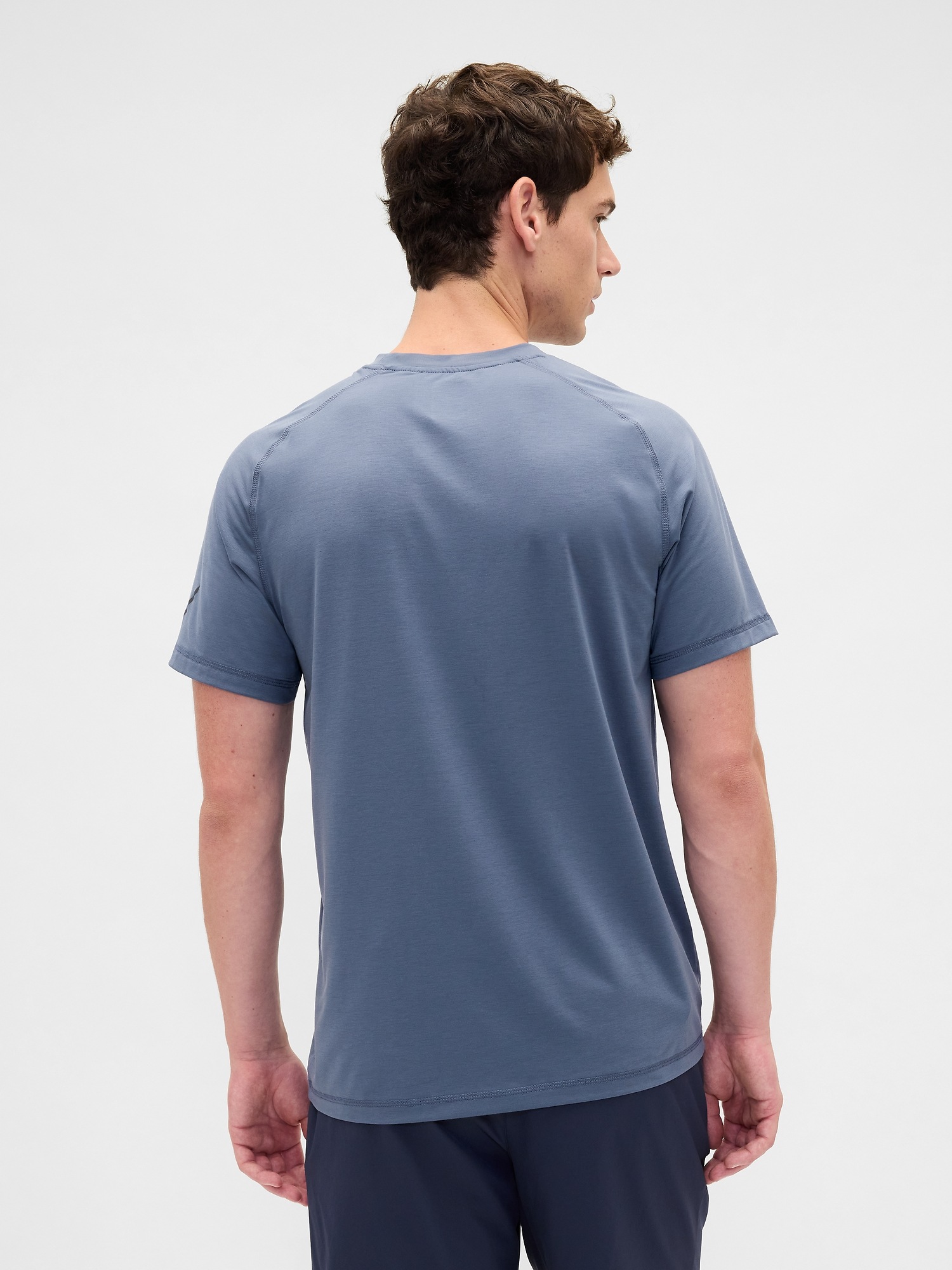 Мужские футболки Gap Hill City Performance T-Shirt — фото 3