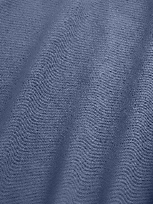 Image number 4 showing, GapFit Performance T-shirt