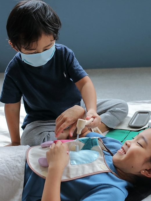 Image number 3 showing, Surgeon Play Set