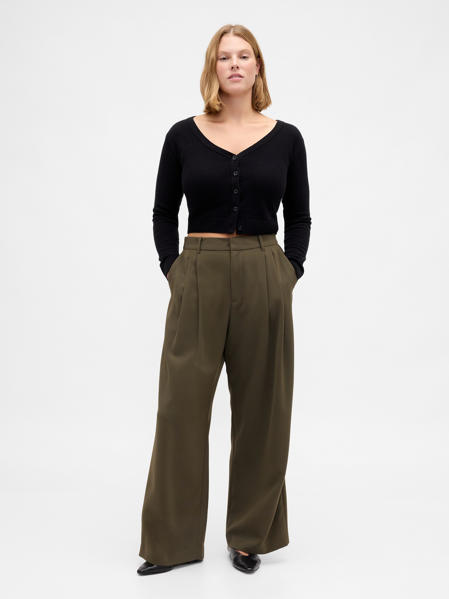Женские брюки Gap Curvy 365 High Rise Pleated Trousers, цвет: Чёрный мох зелёный — фото 4