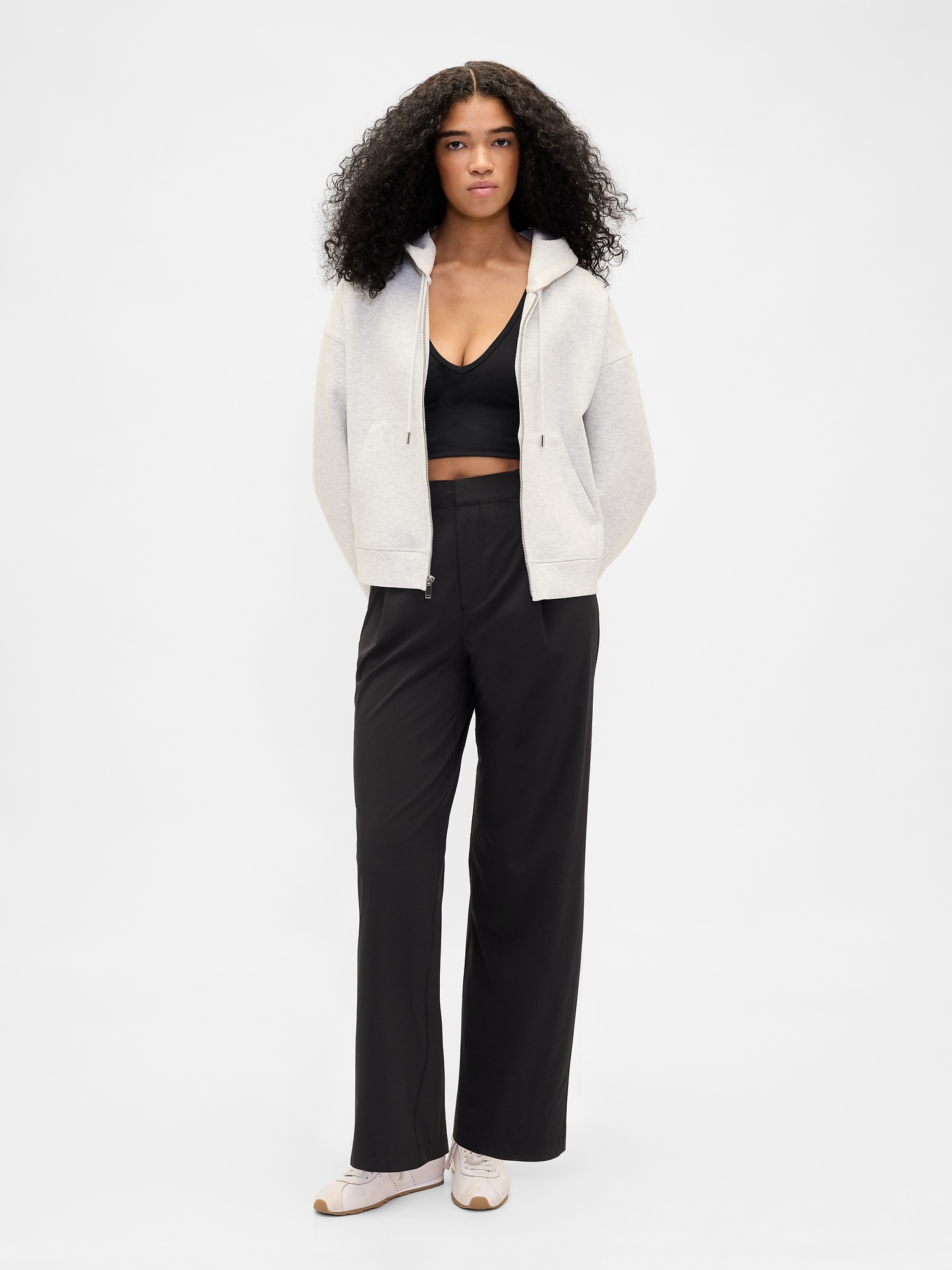 GapFit High Rise Runaround Relaxed Trouser - Black