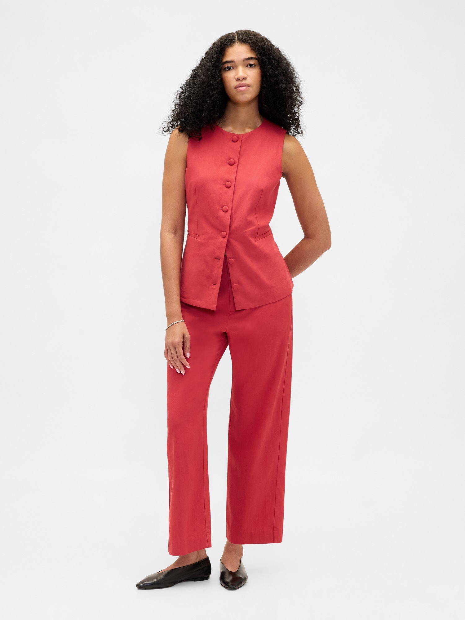 Женский жилет Gap Linen-Blend Tie-Back Longline Vest, цвет: Потёртый красный — фото 5