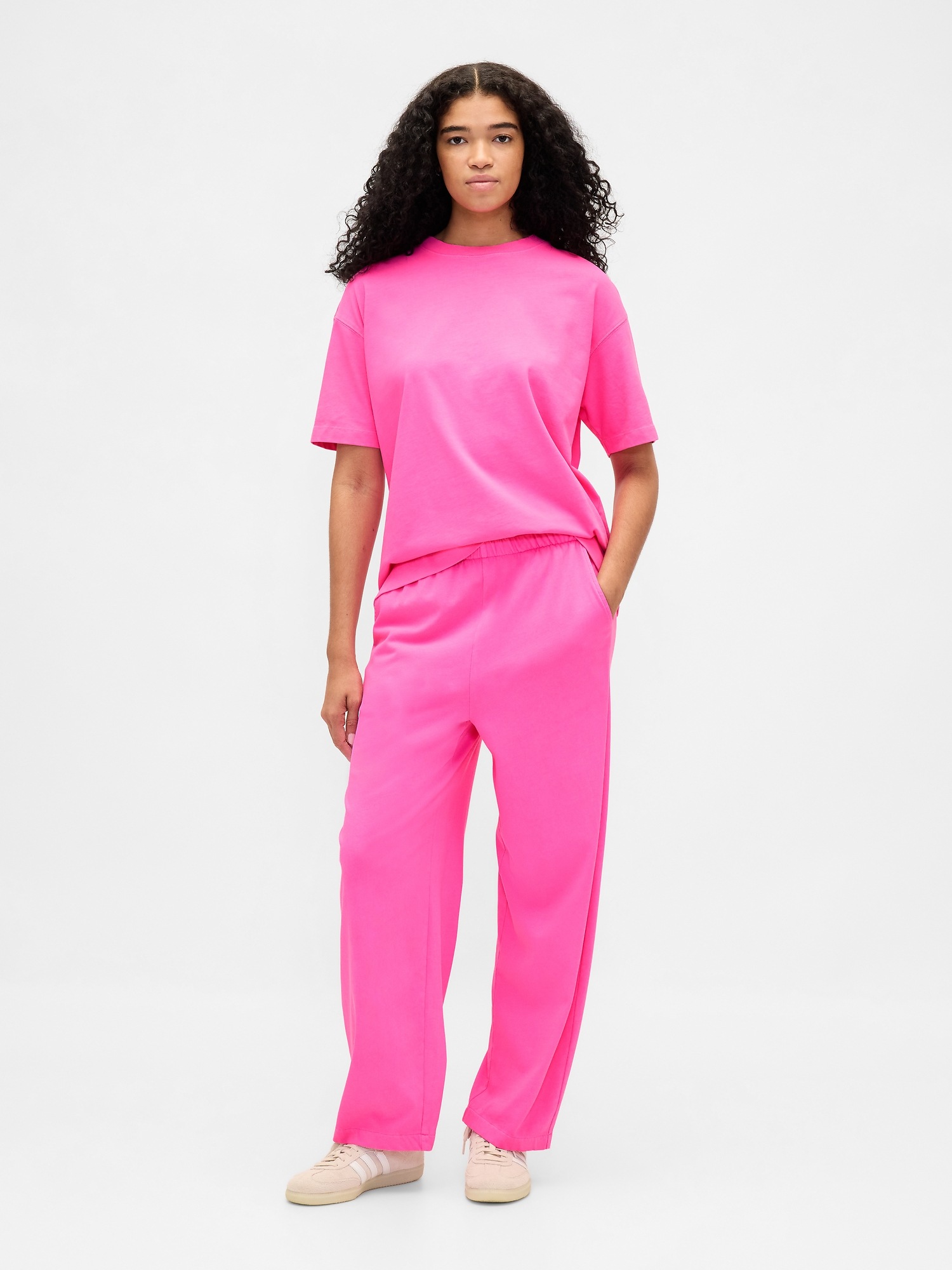 Женская футболка Gap Heavyweight Oversized T-Shirt, цвет: Розовый — фото 2