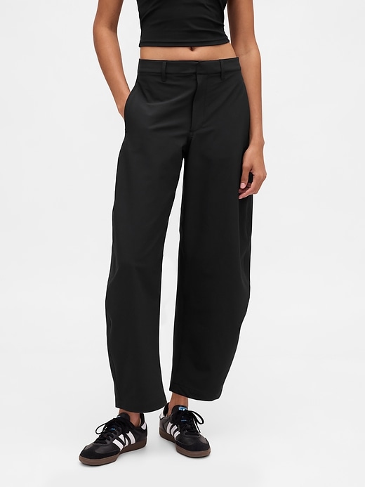 Image number 2 showing, GapFit Mid Rise Lined Runaround Barrel Pants