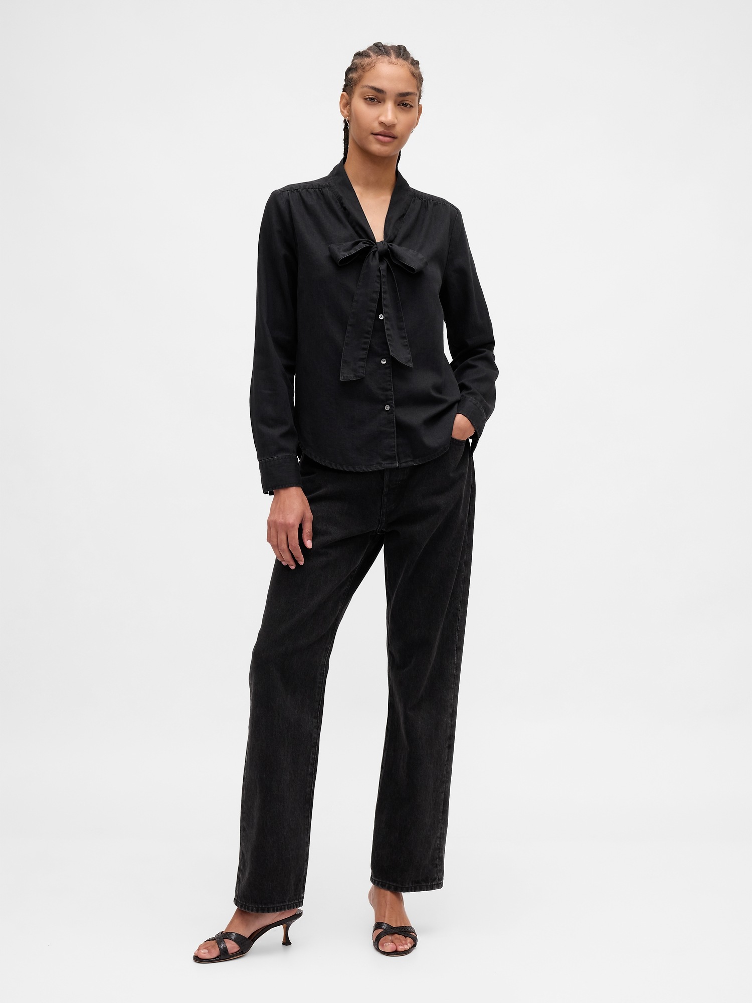 Женская рубашка Gap Denim Tie-Neck, цвет: Чёрный варёный — фото 2