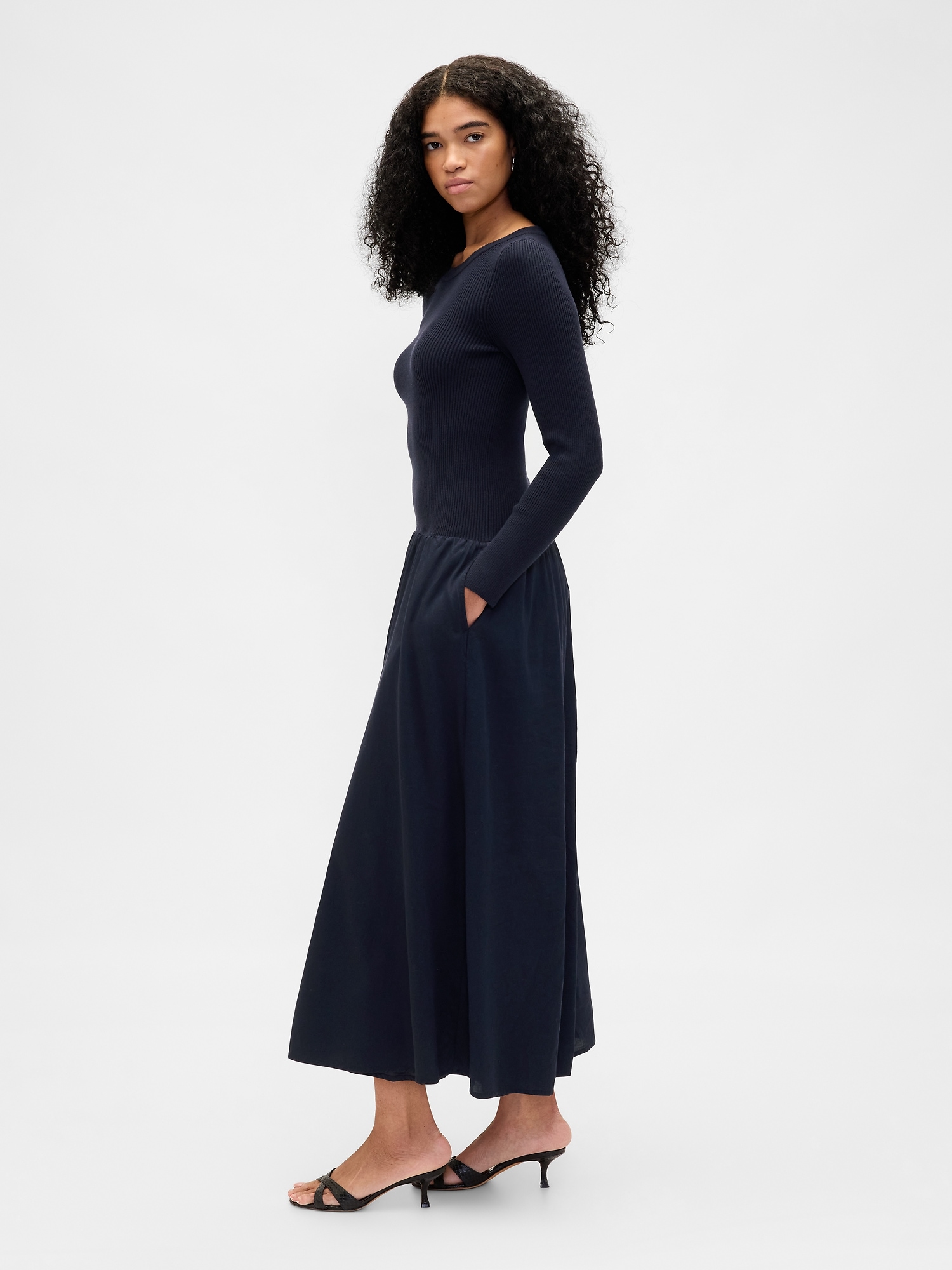 Женское платье Gap Mixed Media Drop-Waist Maxi, цвет: Тёмно-синий — фото 2