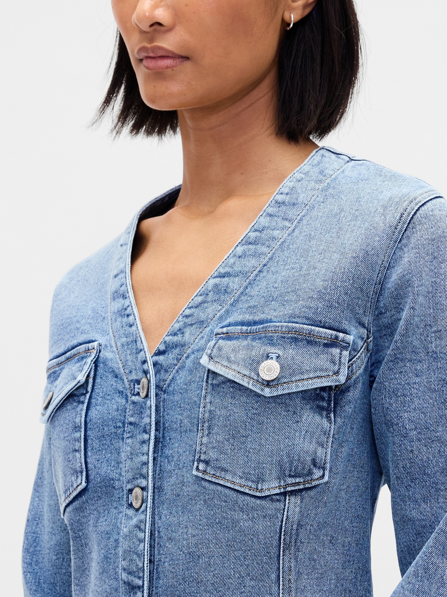 Женское платье Gap Denim Pocket Mini, цвет: Светлая варка — фото 2