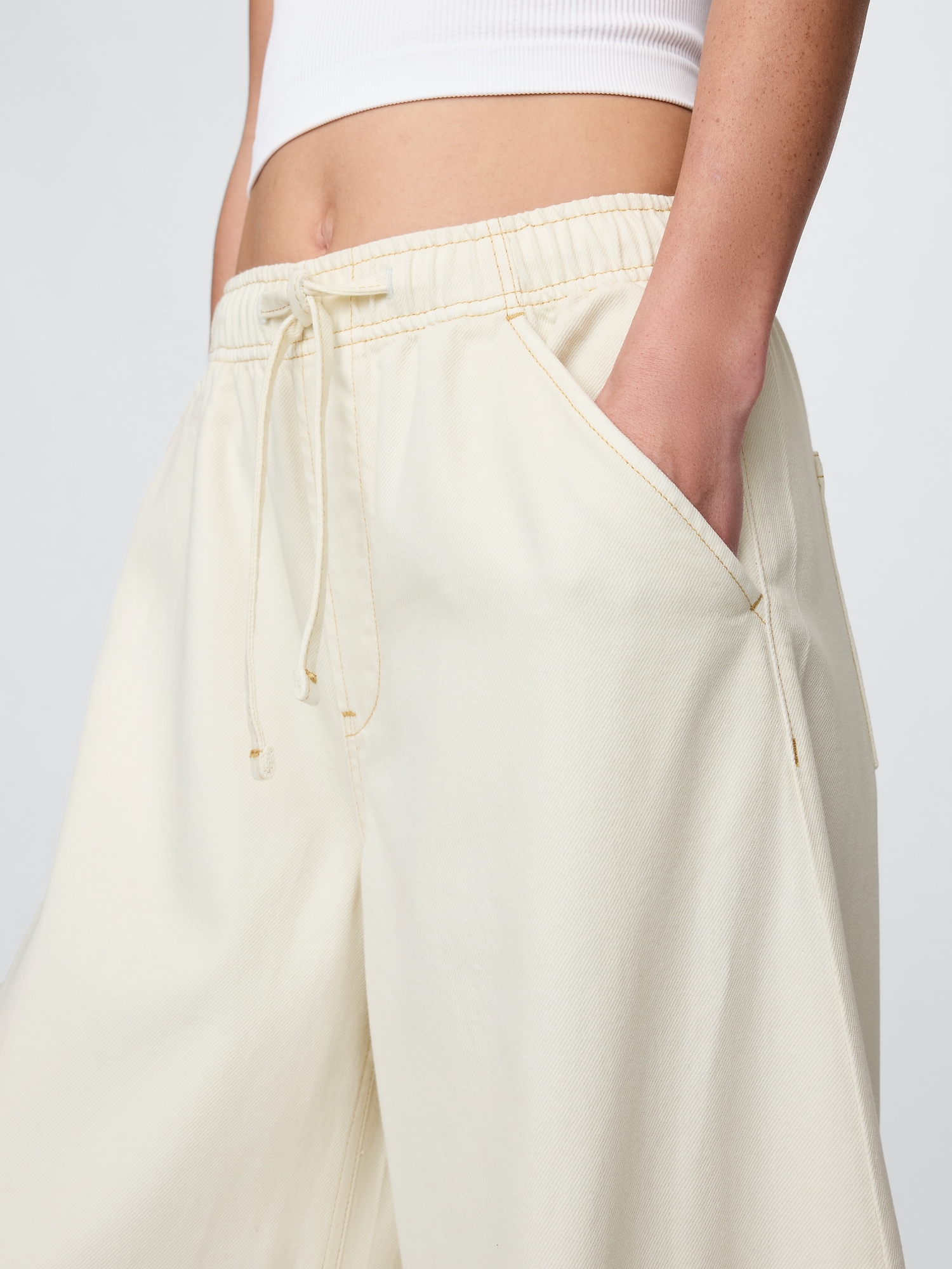 Mid Rise Easy Horseshoe Jeans