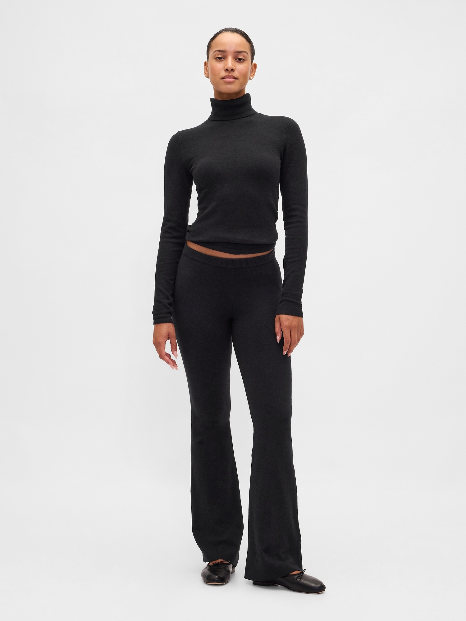 Женские брюки Gap CashSoft Stretch Flare, цвет: Чёрный