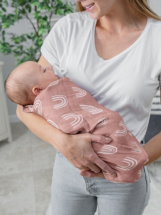Image number 4 showing, Comfy Cubs Muslin Swaddle Blanket