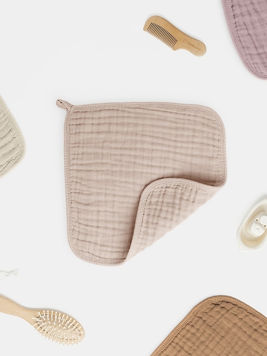 Image number 5 showing, Comfy Cubs Muslin Washcloths