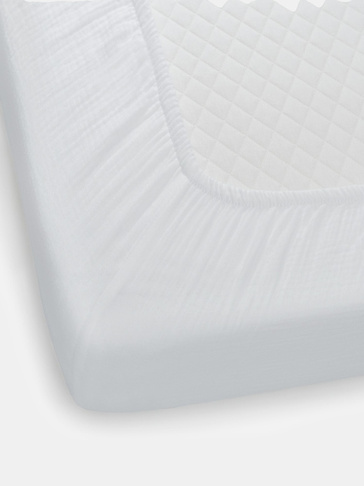 Image number 3 showing, Comfy Cubs Muslin Fitted Crib Sheet