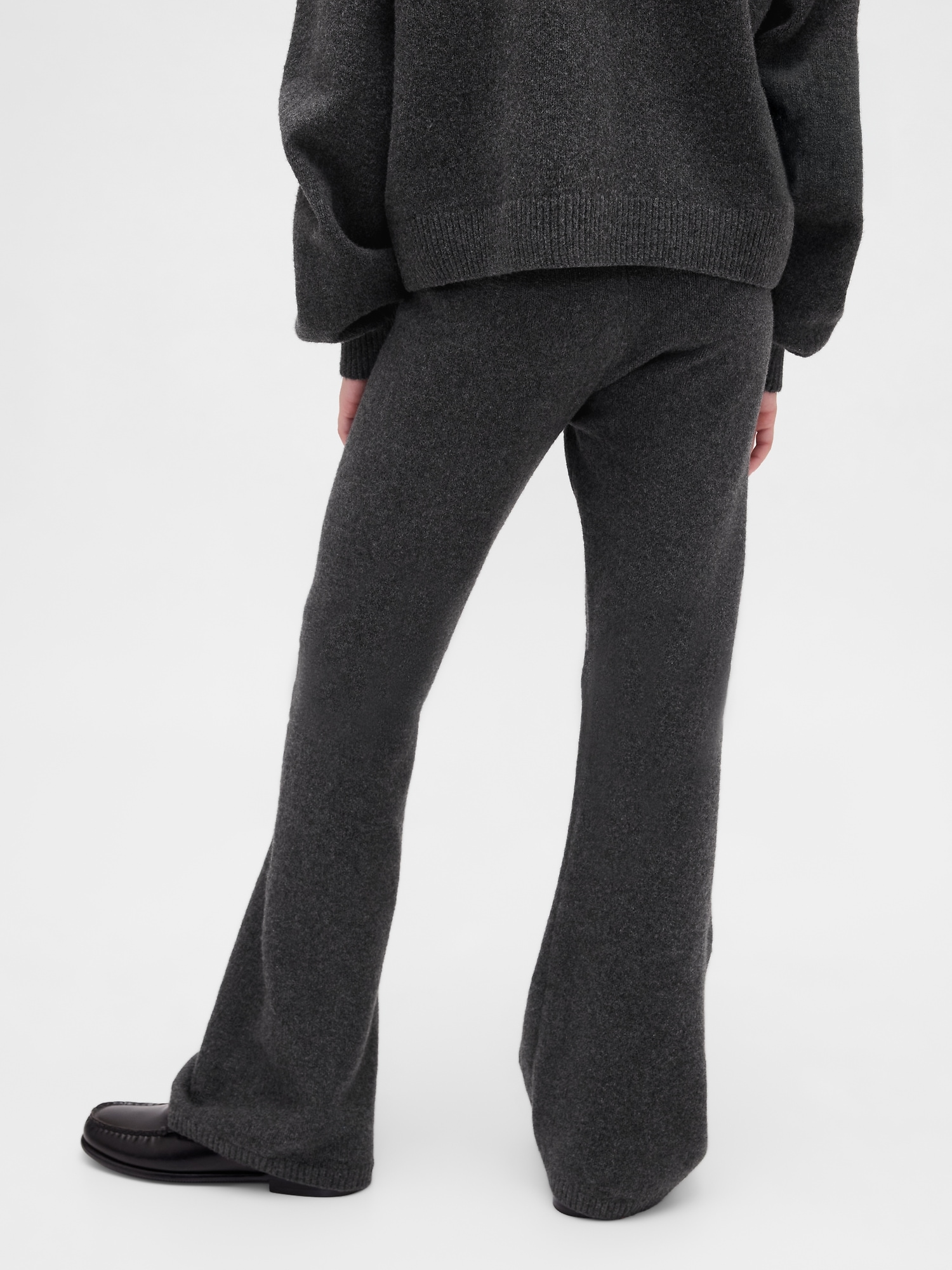 Детские брюки Gap Kids CashSoft Flare Sweater Pants — фото 4