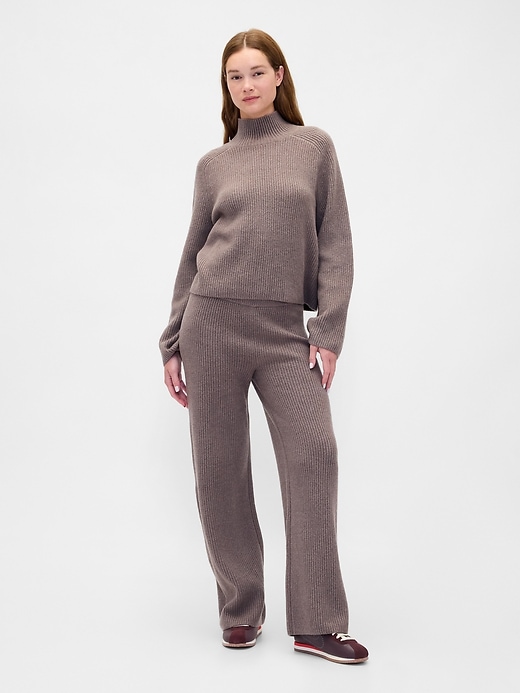 CashSoft Shaker-Stitch Turtleneck Sweater