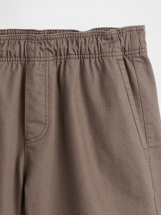 Image number 5 showing, 5.5" Linen-Blend Relaxed Shorts
