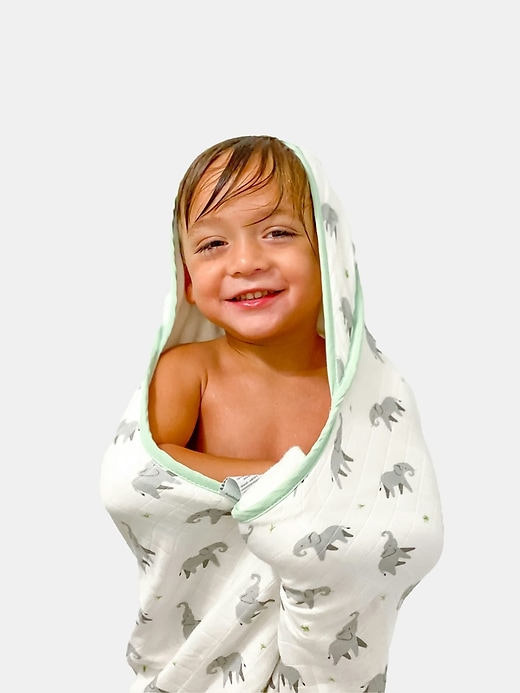 Image number 3 showing, Bamboo Little Elephant Hooded Towel Set