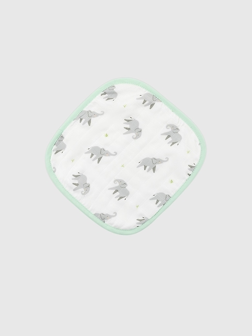 Image number 2 showing, Bamboo Little Elephant Hooded Towel Set