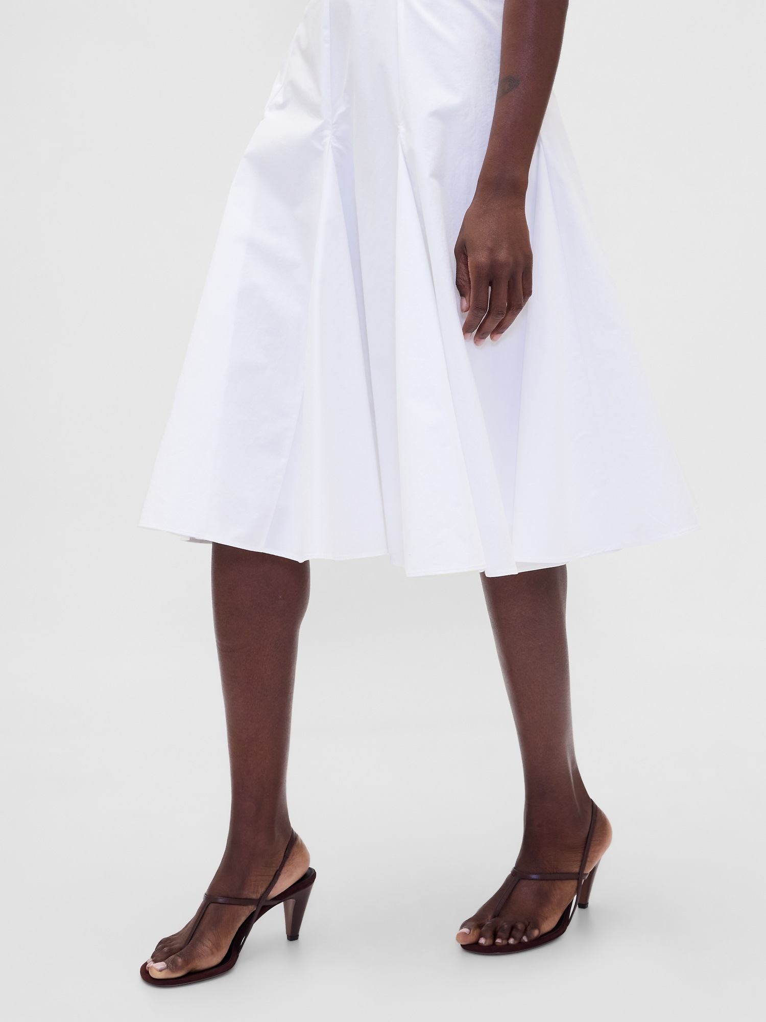 Женское платье Gap Seamed V-Neck Midi, цвет: Оптический белый — фото 4