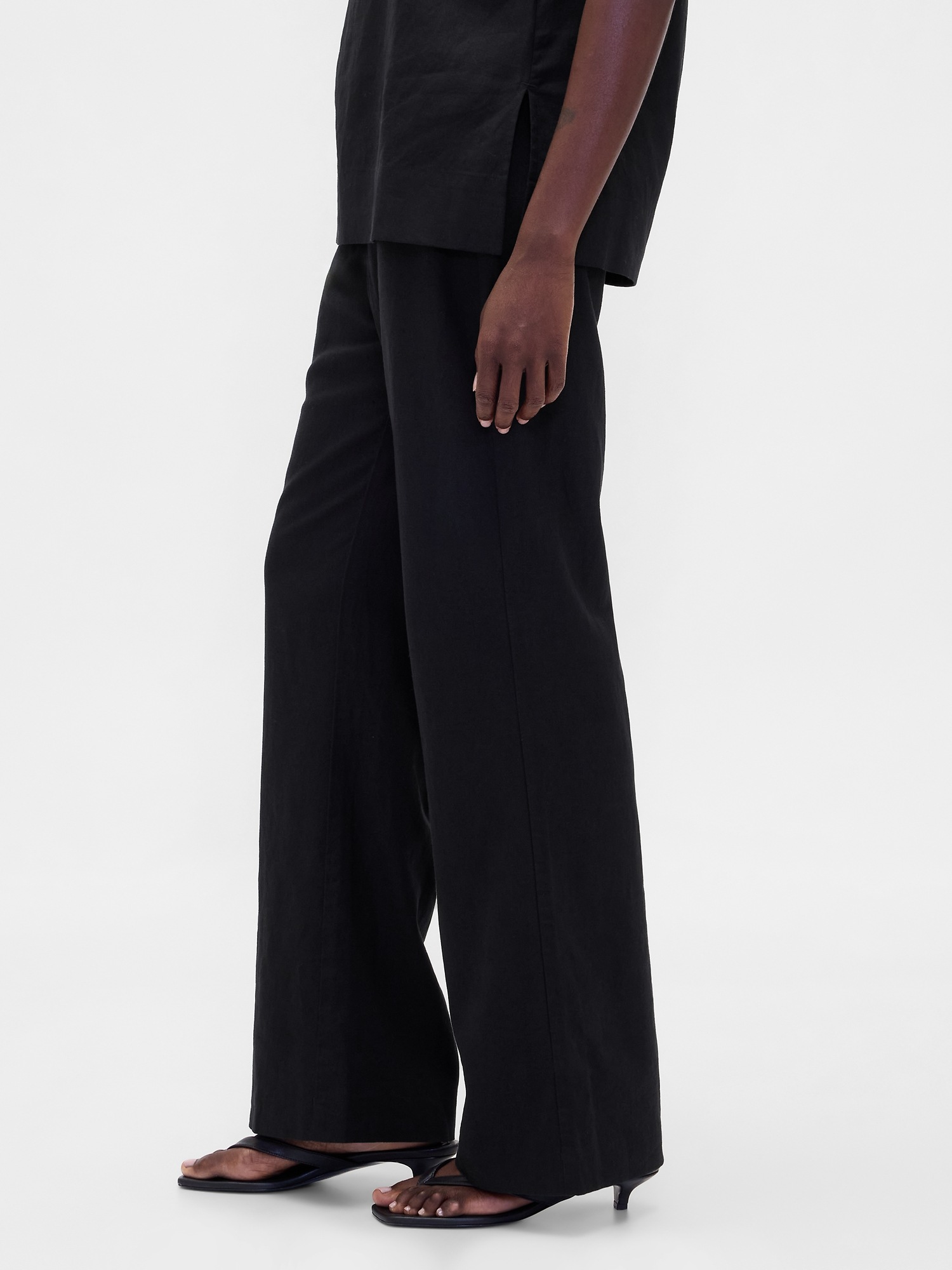 Женские брюки Gap Low Rise Linen-Blend Flare, цвет: Чёрный — фото 3