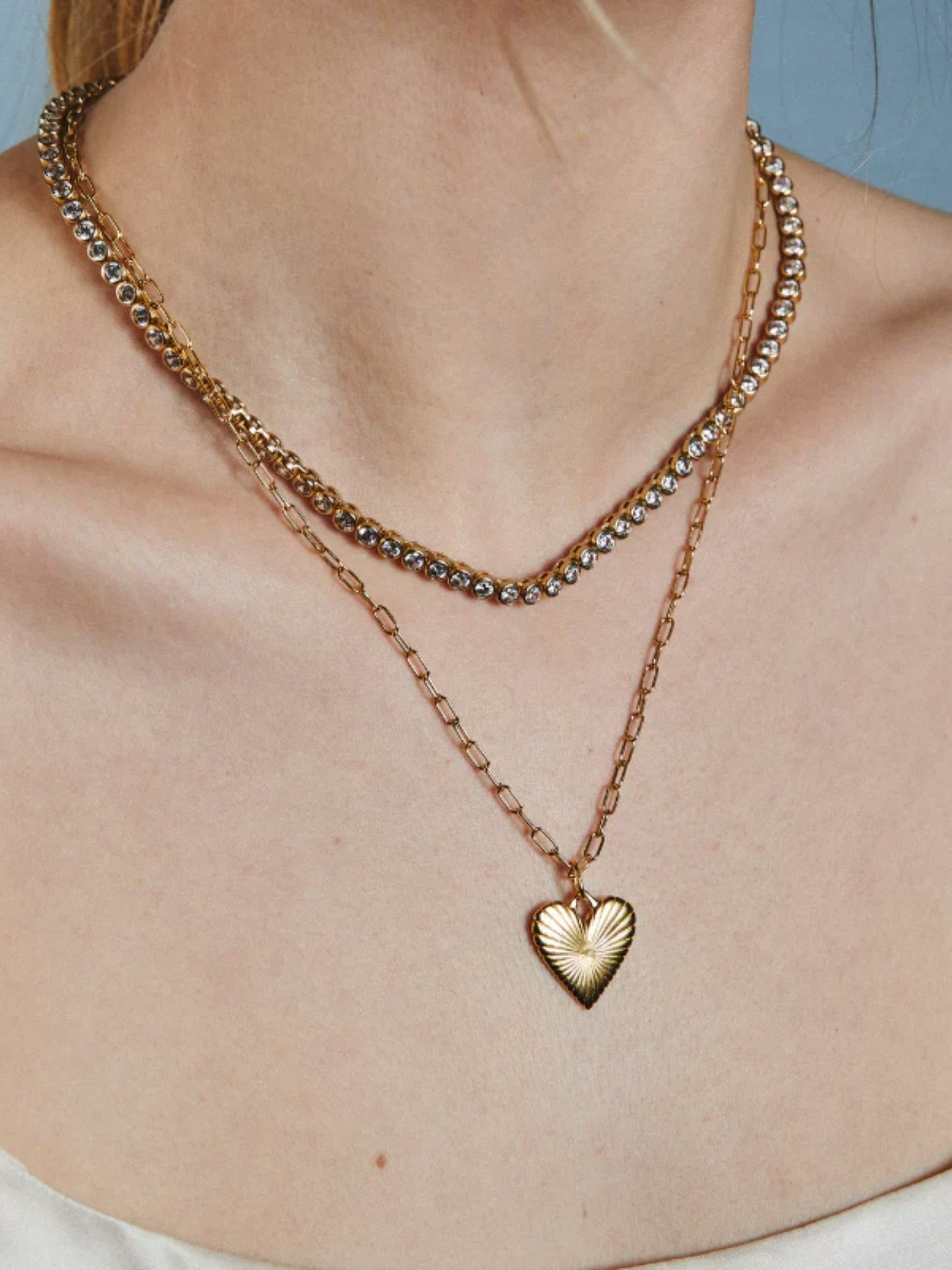 Женское колье Gap Hart с маленьким рельефным сердцем Heart of Gold, цвет: Золотой — фото 3