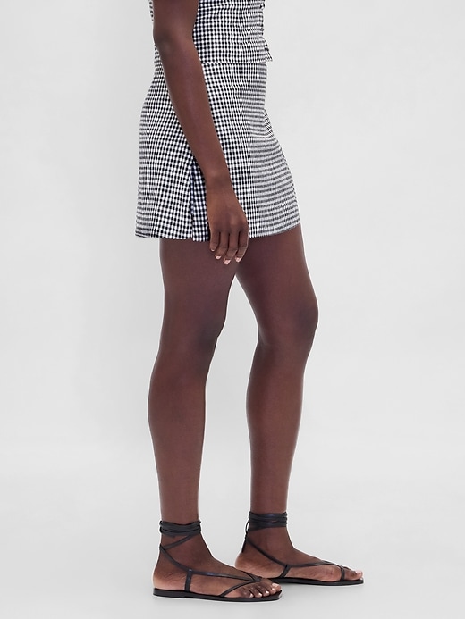 Image number 3 showing, Low Rise Linen-Blend Mini Skort