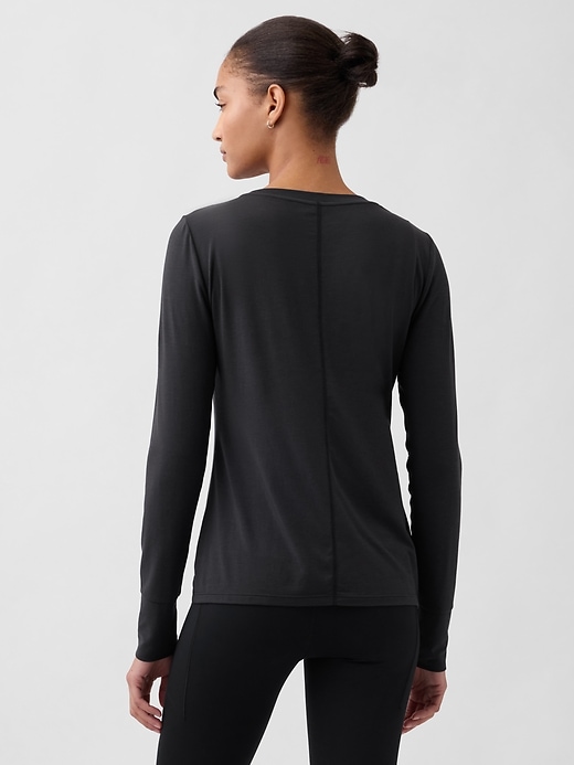 Image number 3 showing, GapFit Breathe T-Shirt