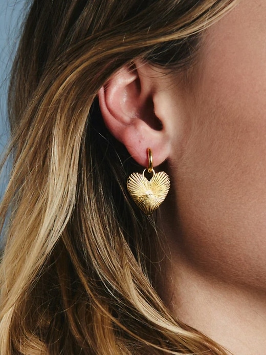 Image number 2 showing, HART Small Ribbed Heart of Gold Huggies