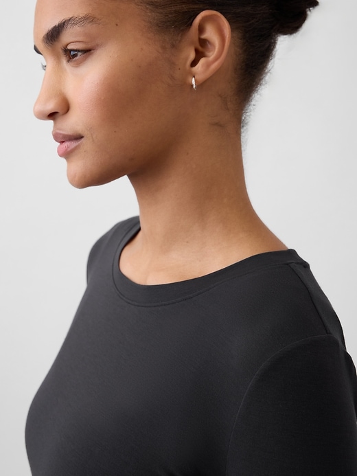 GapFit Breathe T-Shirt