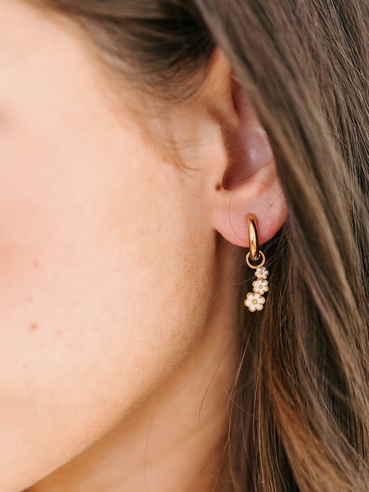 Image number 2 showing, Pierced Co Daisy Crawler Charm For Huggie Earrings