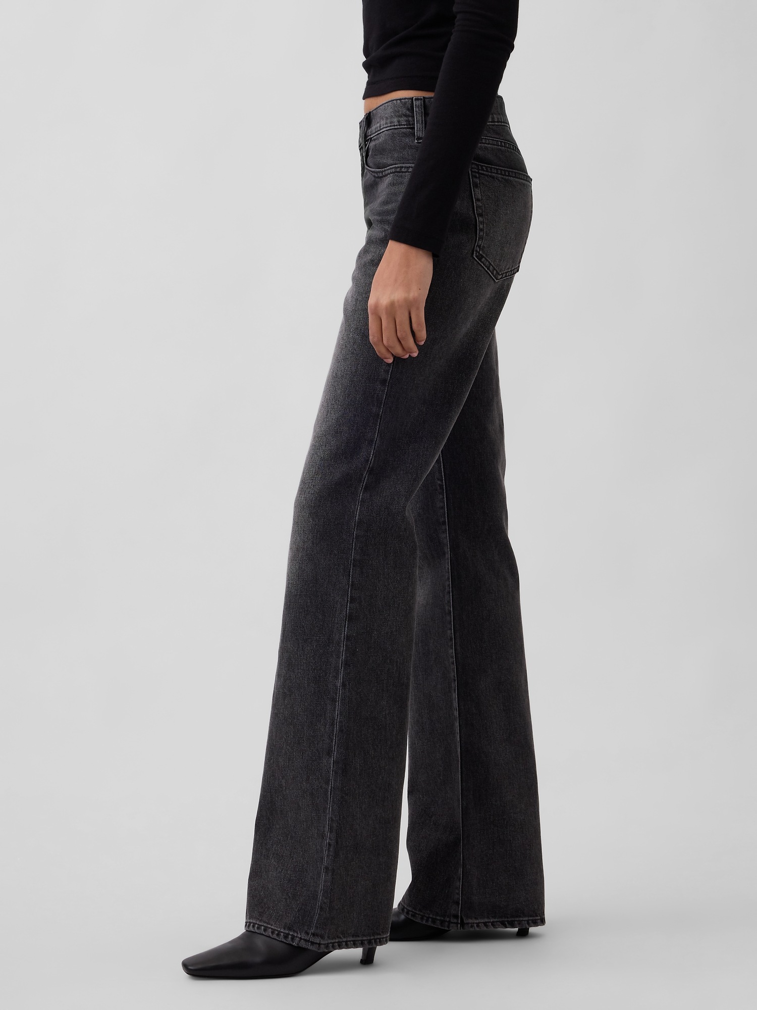 Женские джинсы Gap Mid Rise Rigid Relaxed Flare Jeans — фото 3