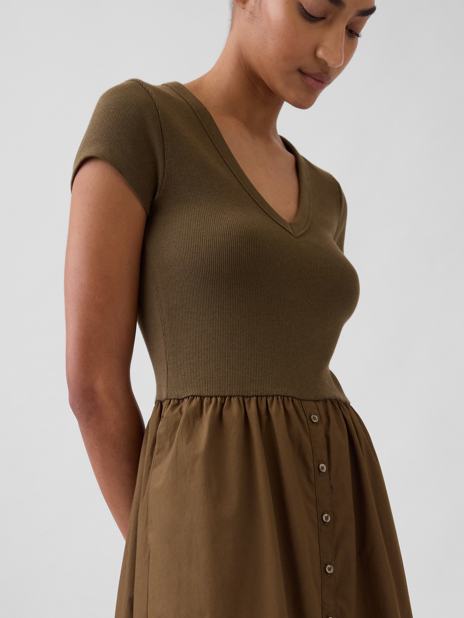 Женское платье Gap Modern Mixed Media Maxi, цвет: Оливковый зелёный — фото 3