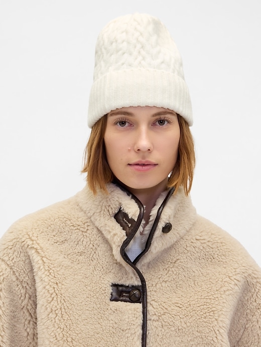 CashSoft Cable-Knit Beanie