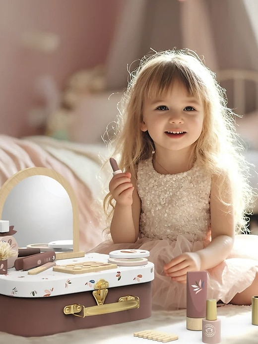 Image number 4 showing, Beauty Suitcase Toddler Toy