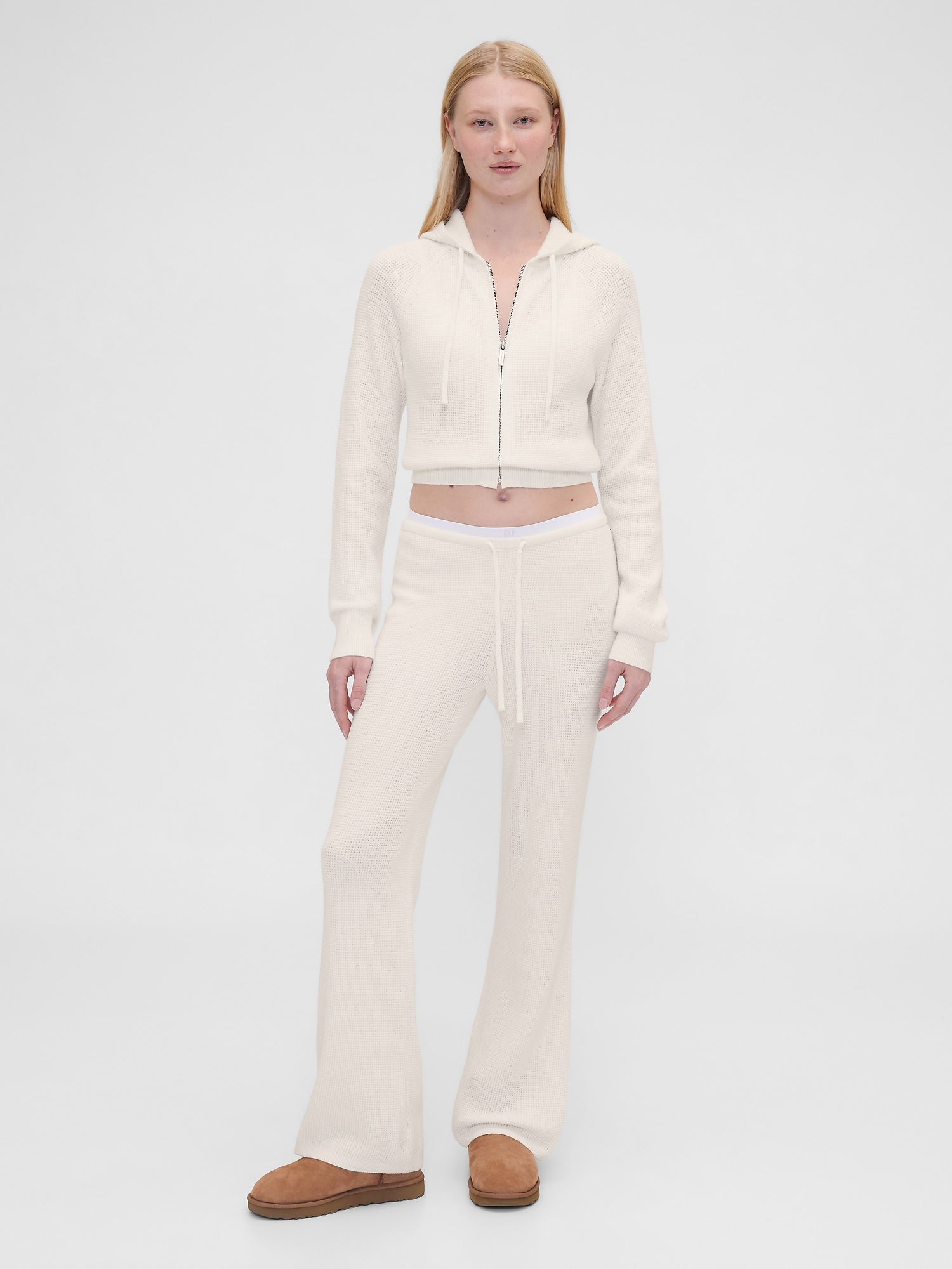 Женское худи Gap × Summer Fridays CashSoft Waffle Crop, цвет: Слоновая кость бежевый — фото 3