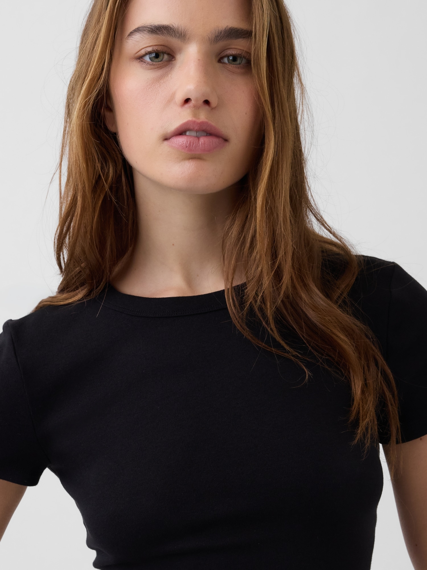 Женские футболки Gap Modern Crewneck T-Shirt — фото 3