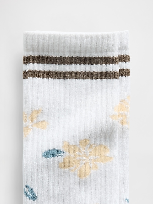 Image number 2 showing, Floral Crew Socks