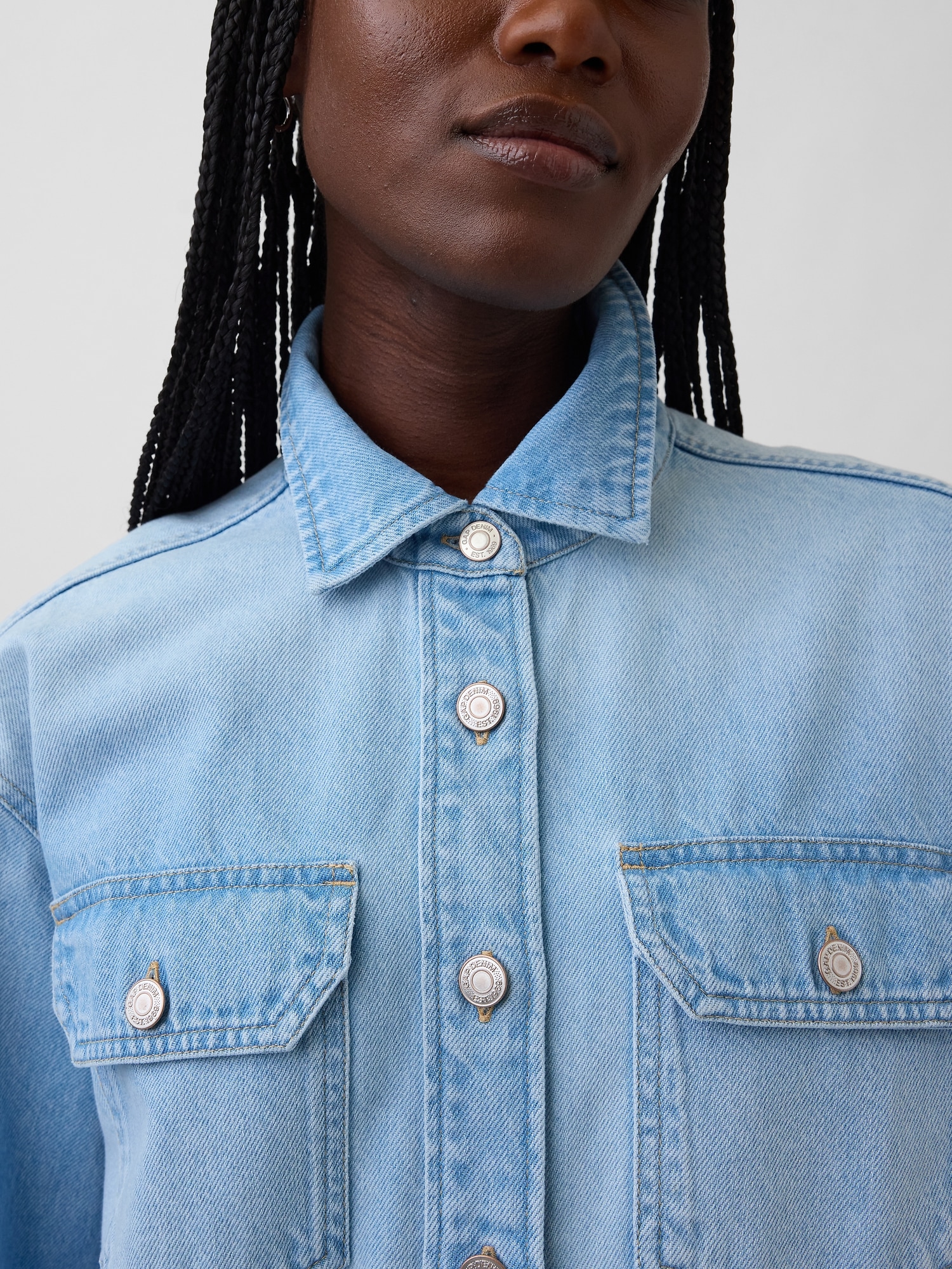 Женская куртка Gap Denim Western Shirt Jacket, цвет: Светлая варка — фото 4