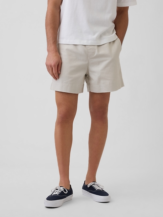 Image number 2 showing, 5.5" Linen-Blend Relaxed Shorts