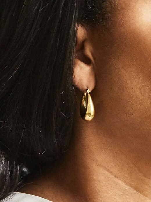 Image number 2 showing, Admiral Row Gold Oval Hoop Earrings