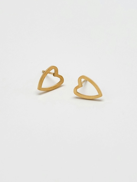 Image number 1 showing, Admiral Row Gold Heart Outline Stud Earrings