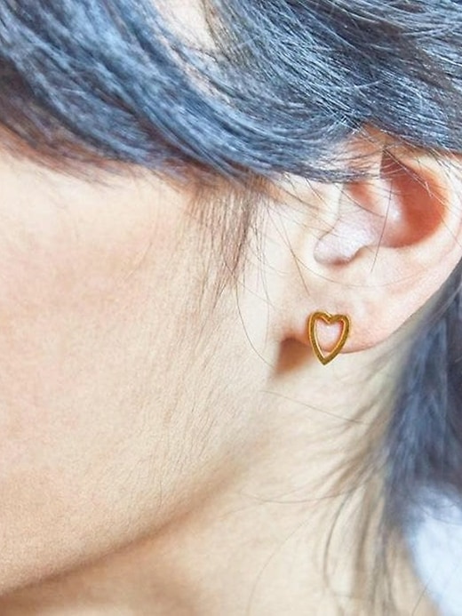 Image number 4 showing, Admiral Row Gold Heart Outline Stud Earrings