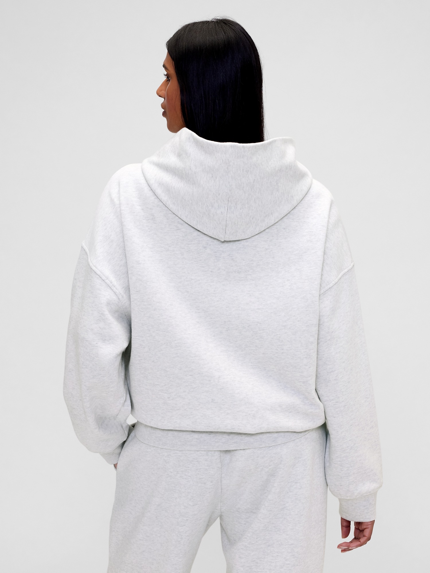 Женское худи Gap × Summer Fridays Heavyweight Oversized Logo, цвет: Бледный меланжевый серый — фото 2