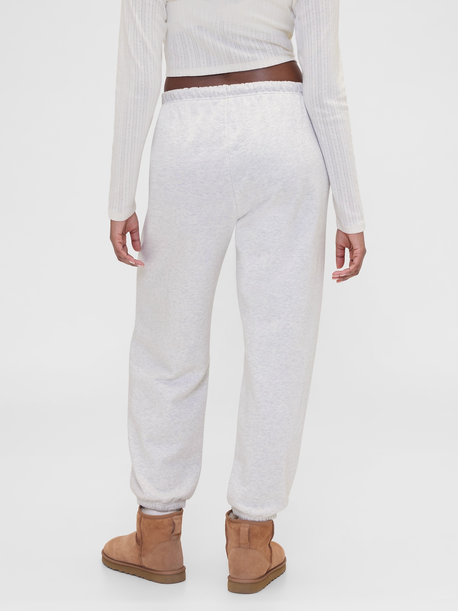 Женские брюки Gap × Summer Fridays Heavyweight Relaxed Logo, цвет: Бледный меланжевый серый — фото 4